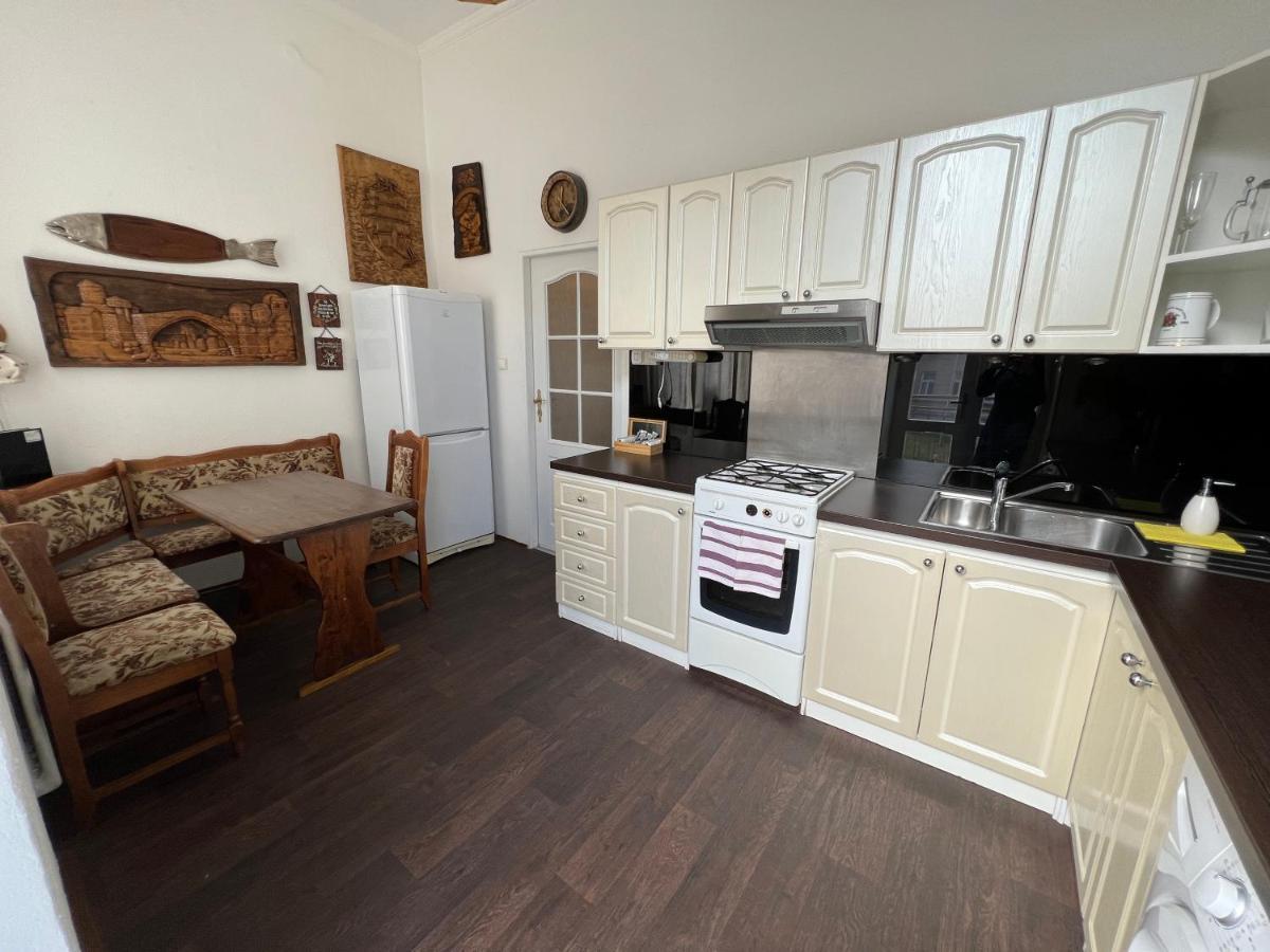 Apartment Alice Center การ์โลวีวารี ภายนอก รูปภาพ
