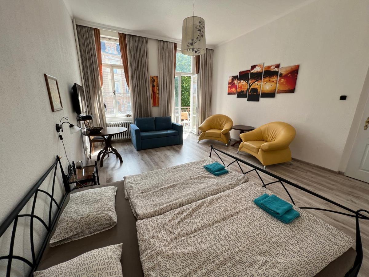 Apartment Alice Center การ์โลวีวารี ภายนอก รูปภาพ