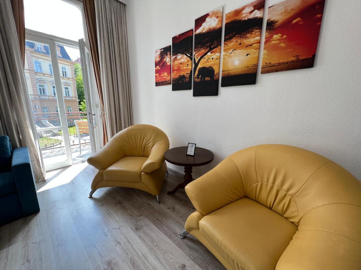Apartment Alice Center การ์โลวีวารี ภายนอก รูปภาพ